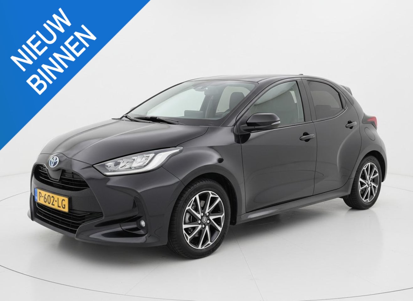 Toyota Yaris - 1.5 Hybrid Dynamic CAMERA NAV LED DAB+ KEYLESS - AutoWereld.nl