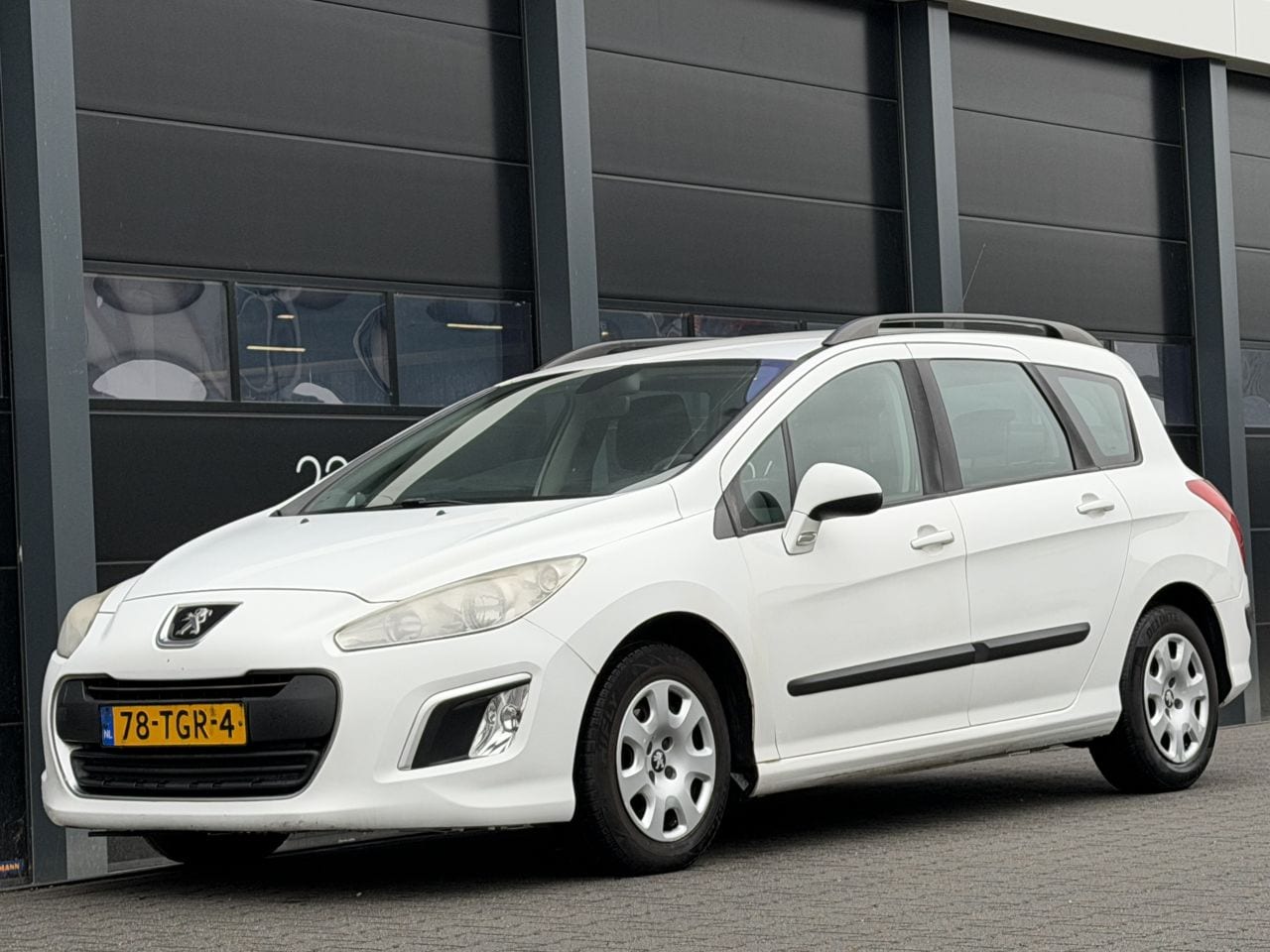 Peugeot 308 - 1.6 e-HDi Blue Navi Airco - AutoWereld.nl