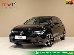 Volkswagen Golf - 1.5 TSI / 150pk / Panorama dak / Trekhaak / Elektrische stoelverstelling /