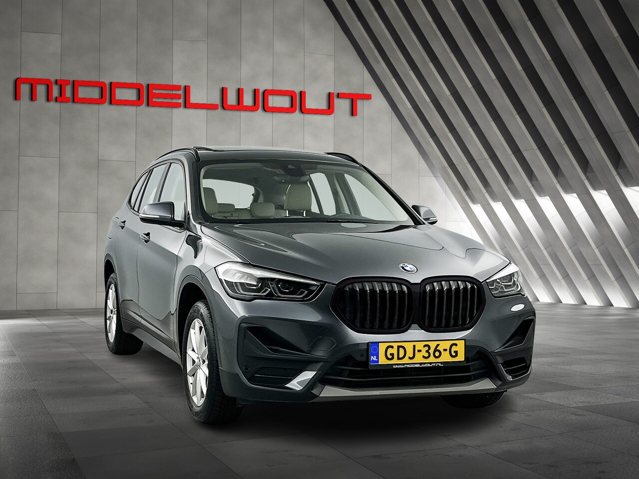 BMW X1 - sDrive18i High Exe/Leder/Pano-dak/LED/Stuurv+Stoelv/Climate /Navi - AutoWereld.nl