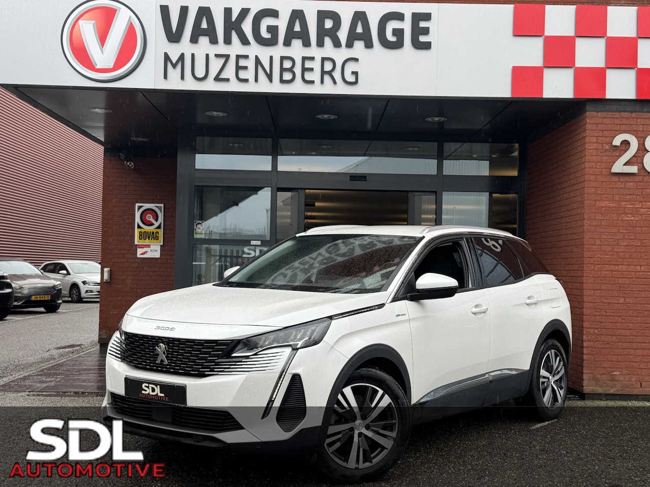Peugeot 3008 - 1.6 HYbrid 225 Allure 1STE EIGENAAR!! // NAVI // APPLE CARPLAY - ANDROID AUTO // ADAPTIVE - AutoWereld.nl