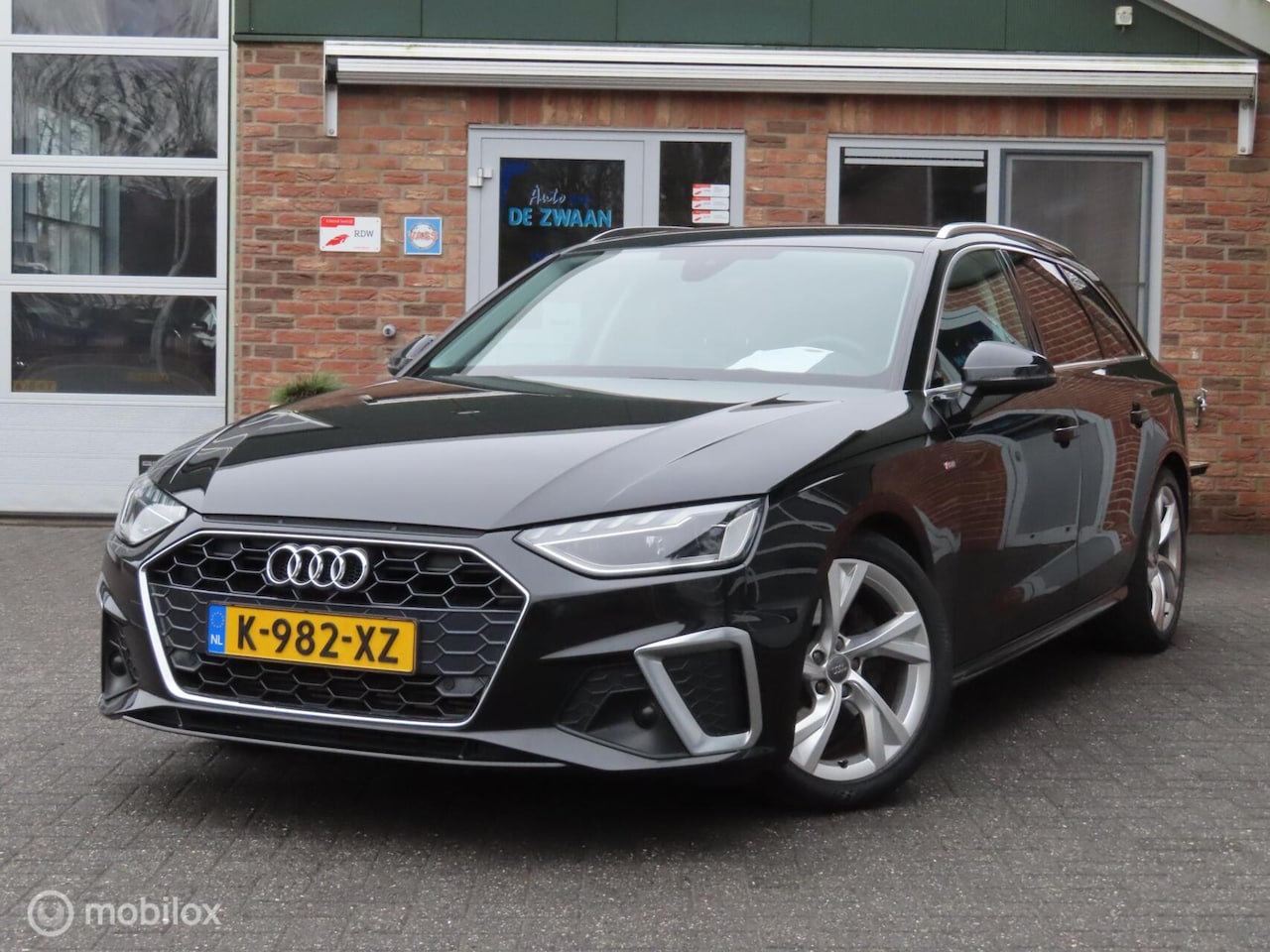 Audi A4 Avant - 35 TFSI S edition|Stoelverwarming|Electrische achterklep|18 inch|Full-Led. - AutoWereld.nl