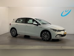 Volkswagen Golf - 1.5 TSI Life Sfeerverlichting Navigatie Parkeersensoren Adaptive Cruise