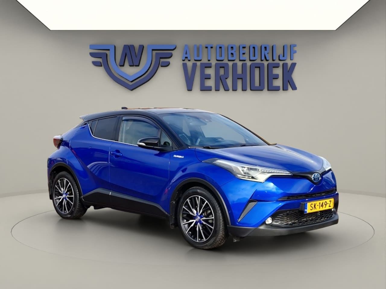 Toyota C-HR - 1.8 Hybrid Bi-Tone Plus - Trekhaak - Leer - NL Auto - AutoWereld.nl