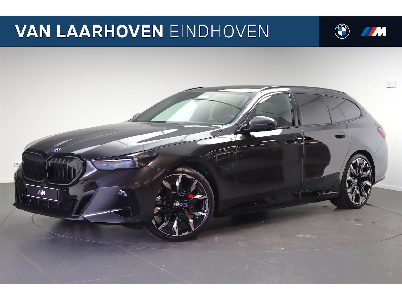 BMW 5-serie Touring - 530e M Sport Automaat / Panoramadak / Trekhaak / Adaptief onderstel professional / Bowers - AutoWereld.nl