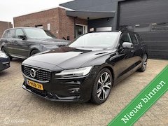 Volvo V60 - 2.0 B3 R-Design PANORAMADAK / HARMAN/KARDON / CAMERA / CLIMATE PACK / CARPLAY