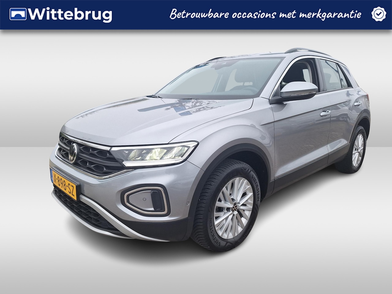 Volkswagen T-Roc - 1.5 TSI Life Apple Carplay/Android Auto, LED, LM 16" - AutoWereld.nl