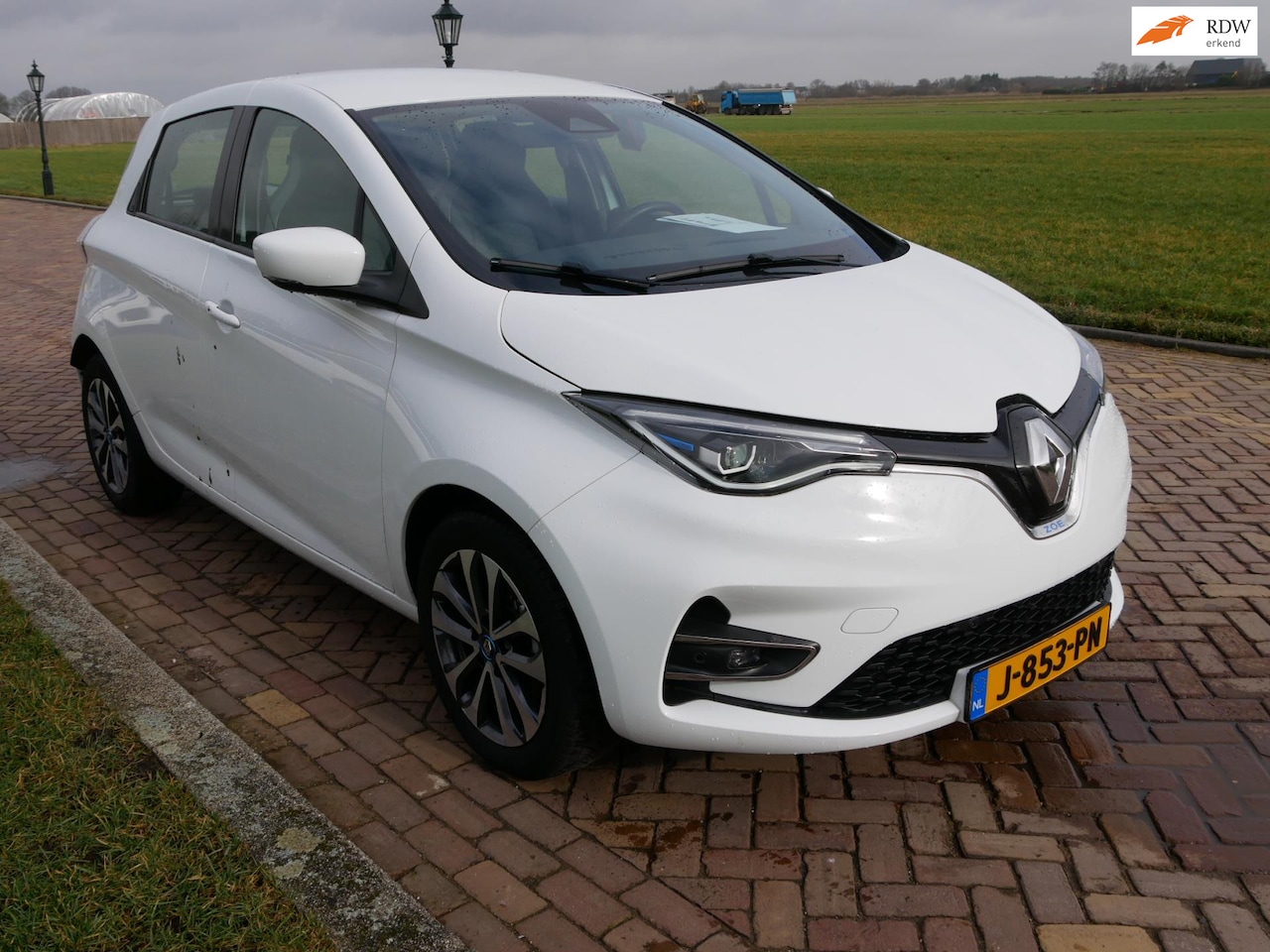 Renault Zoe - R135 Zen 52 kWh CLIMA NAVI CAMERA ** 8499 NETTO ** - AutoWereld.nl