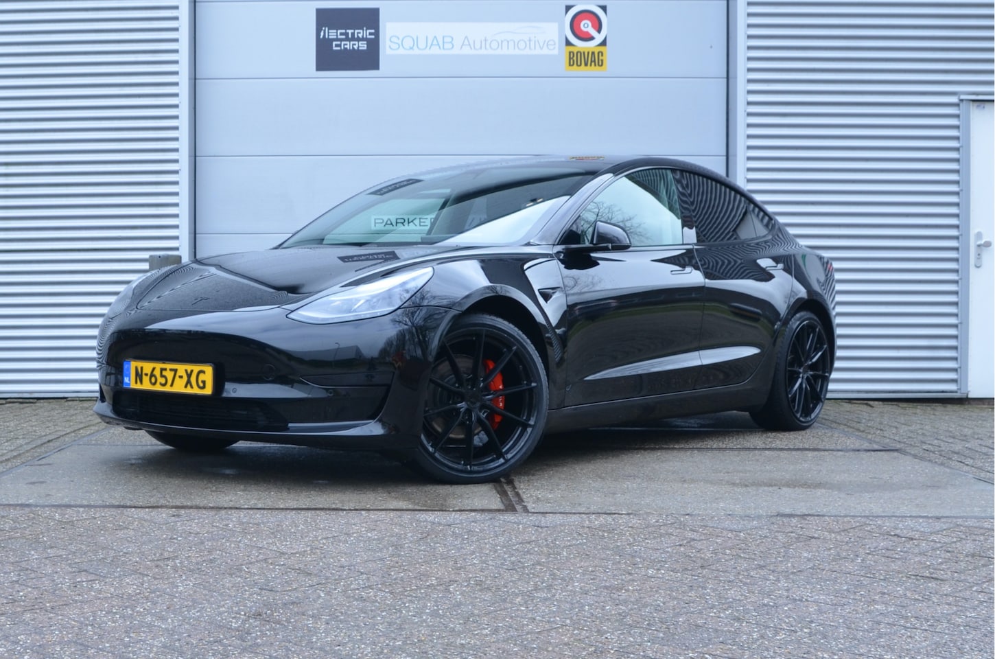 Tesla Model 3 - Standard RWD Plus 60 kWh LFP accu, 20" Alu, AutoPilot3.0, BTW auto - AutoWereld.nl