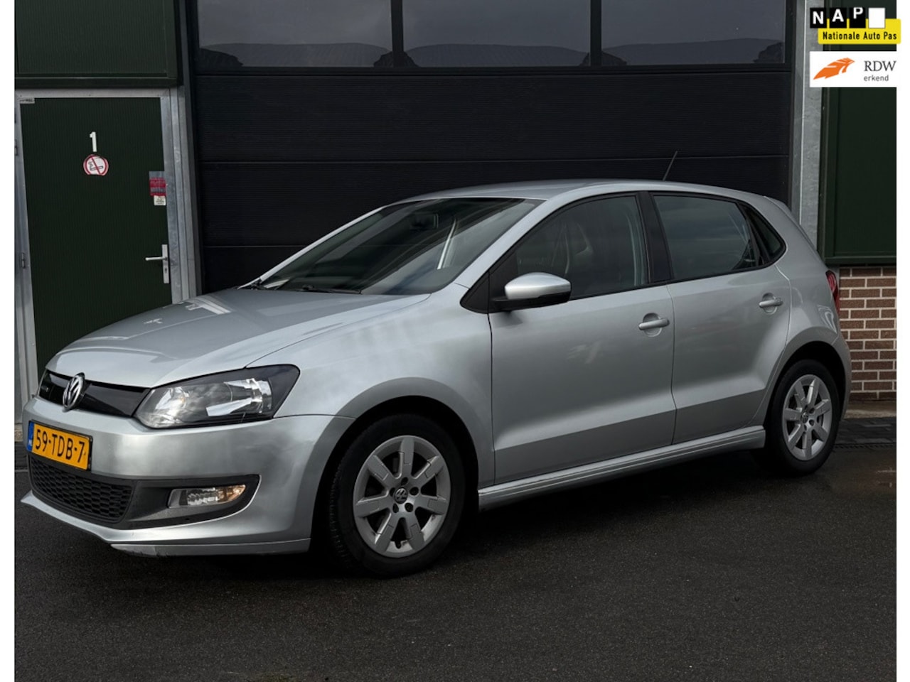 Volkswagen Polo - 1.2 TDI BlueMotion Comfortline/Airco/Navi/E.ramen/Netjes - AutoWereld.nl