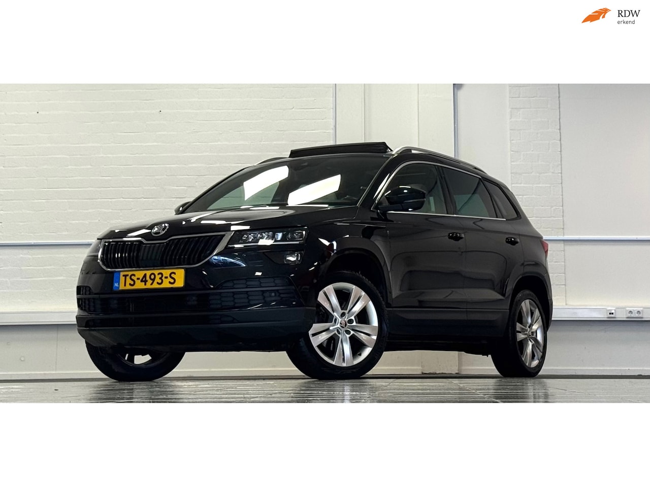 Skoda Karoq - 1.5 TSI ACT Style Business Lerenbekleding Adaptieve cruise Trekhaak - AutoWereld.nl