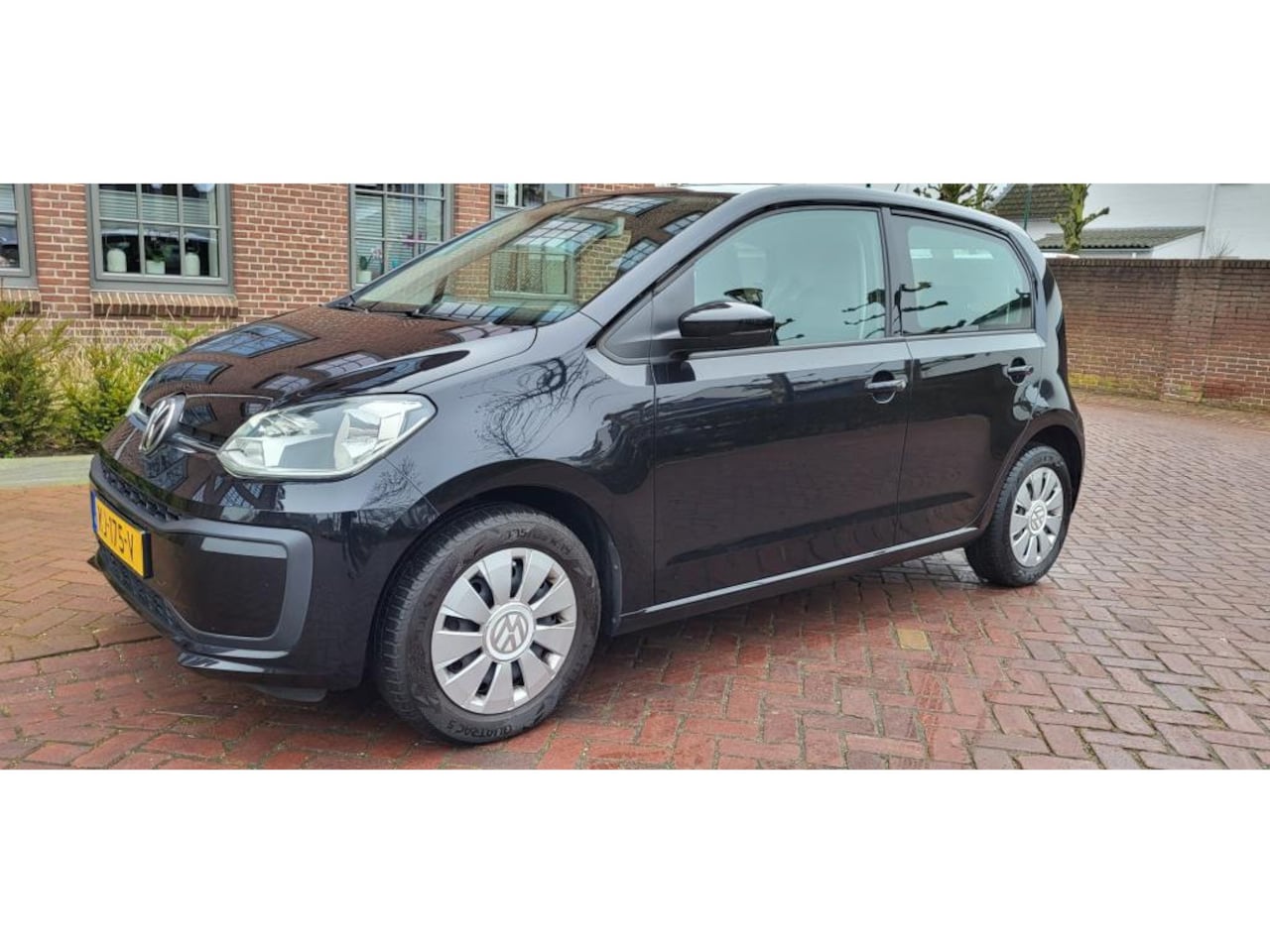 Volkswagen Up! - 1.0 BMT move up! 5 deurs airco facelift - AutoWereld.nl