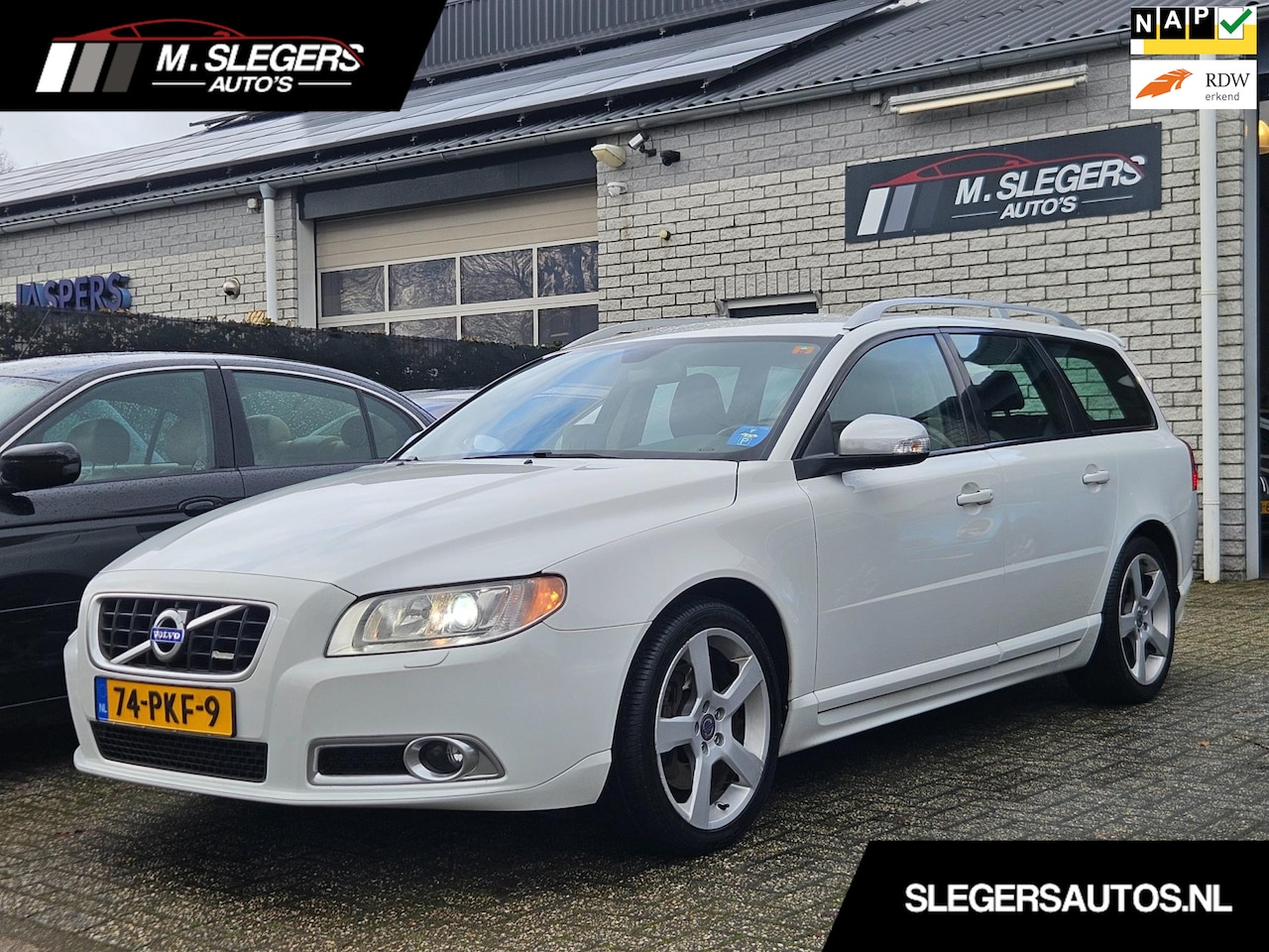 Volvo V70 - 2.0T R-Edition*Leder*Xenon*Navi*NAP - AutoWereld.nl