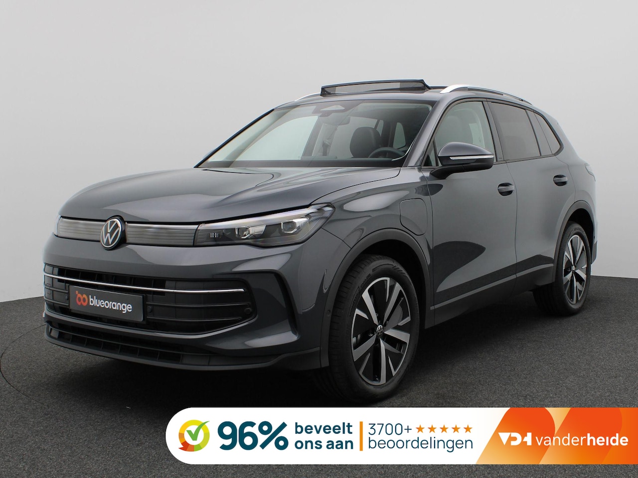 Volkswagen Tiguan - 1.5 eHybrid Life Edition 204PK DSG Pano-Schuifdak, Trekhaak, 19" LM Velgen, Adaptieve Crui - AutoWereld.nl