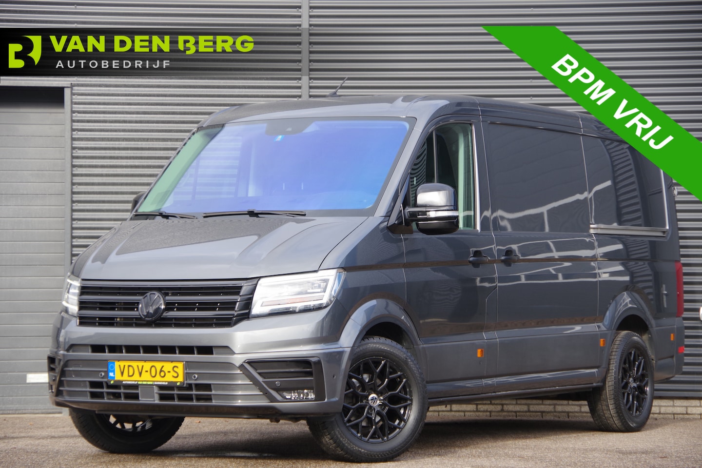 Volkswagen Crafter - 2.0 TDI L3H2 177PK AUT. 2X SCHUIFDEUR, LED, TREKHAAK, ADAPT. CRUISE, NAVI, AIRCO, STOELVER - AutoWereld.nl