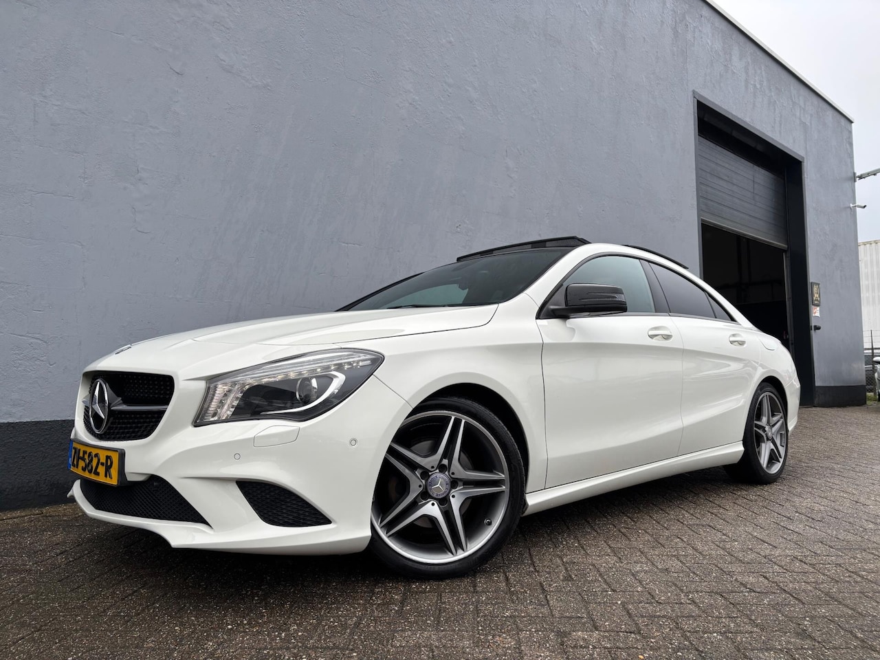 Mercedes-Benz CLA-Klasse - 180 Night Edition - H/K | Pano| Climate - AutoWereld.nl