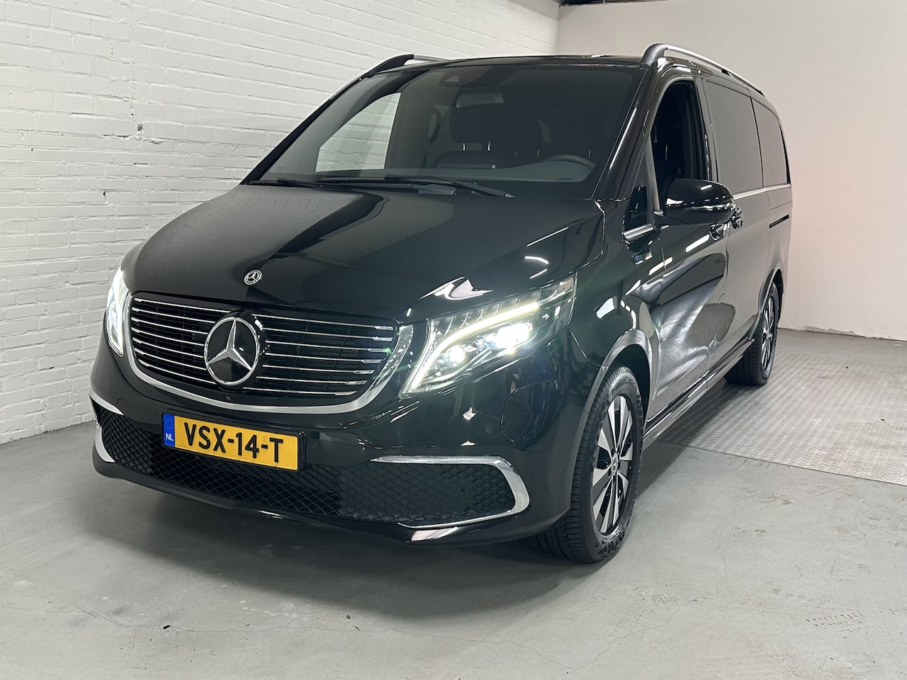 Mercedes-Benz EQV - 300 L2 90kWh DC LEER /CRUISE / VOLE OPTIES - AutoWereld.nl