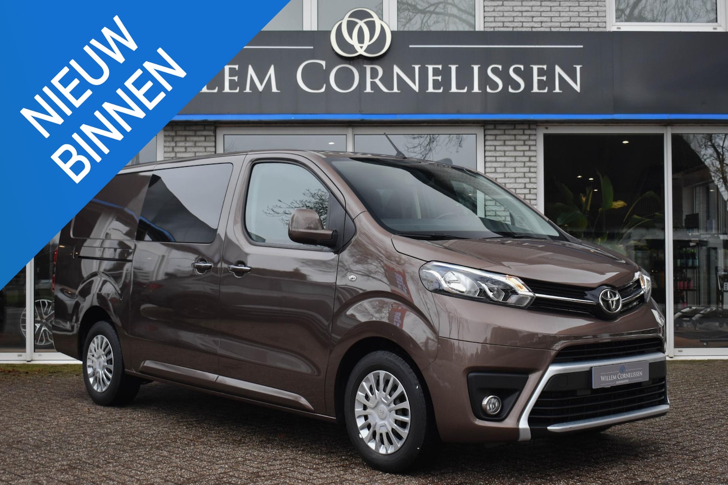 Toyota PROACE Long Worker - 2.0 D-4D Professional DC Camera Trekhaak Keyless Navi Climate Control - AutoWereld.nl