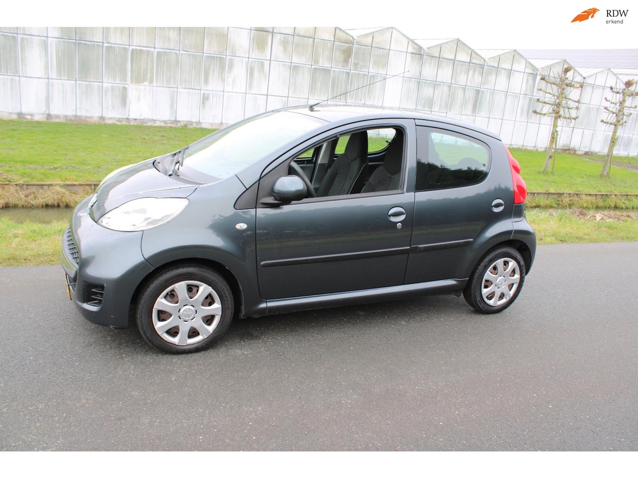 Peugeot 107 - 1.0-12V XS 5 Drs met Airco - AutoWereld.nl