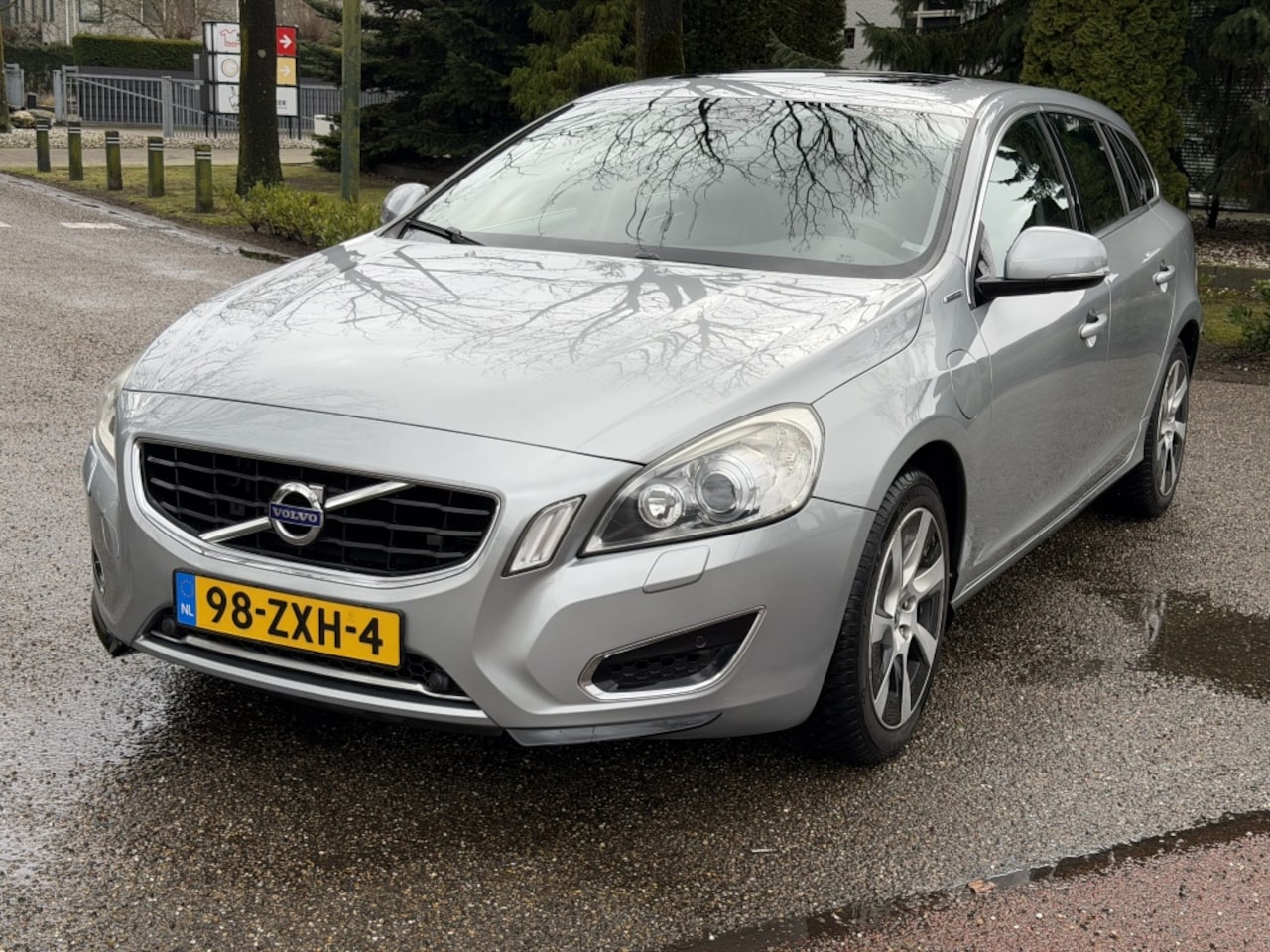 Volvo V60 - 2.4 D6 AWD Pl.i Sum. - AutoWereld.nl
