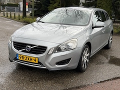 Volvo V60 - 2.4 D6 AWD | NAVI | TREKHAAK | PANO | LEER | STOELVERW