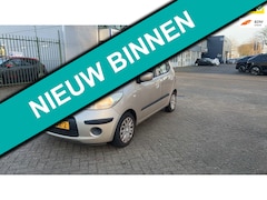 Hyundai i10 - 1.1 Dynamic Airco Automaat Hoge instap 4-Cilinder motor