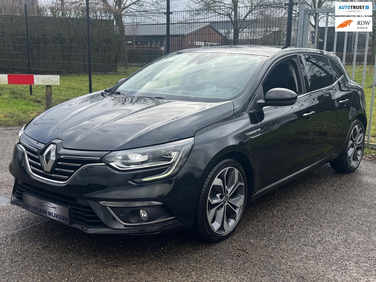 Renault Mégane - 1.3 TCe Bose Automaat LED Carplay Camera Ambient - AutoWereld.nl