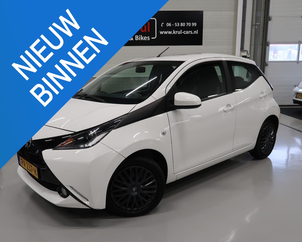 Toyota Aygo - 1.0 VVT-i x-play 5-Deurs Airco Camera App connect Navigatie Bluetooth NL-auto NAP Cruise c - AutoWereld.nl