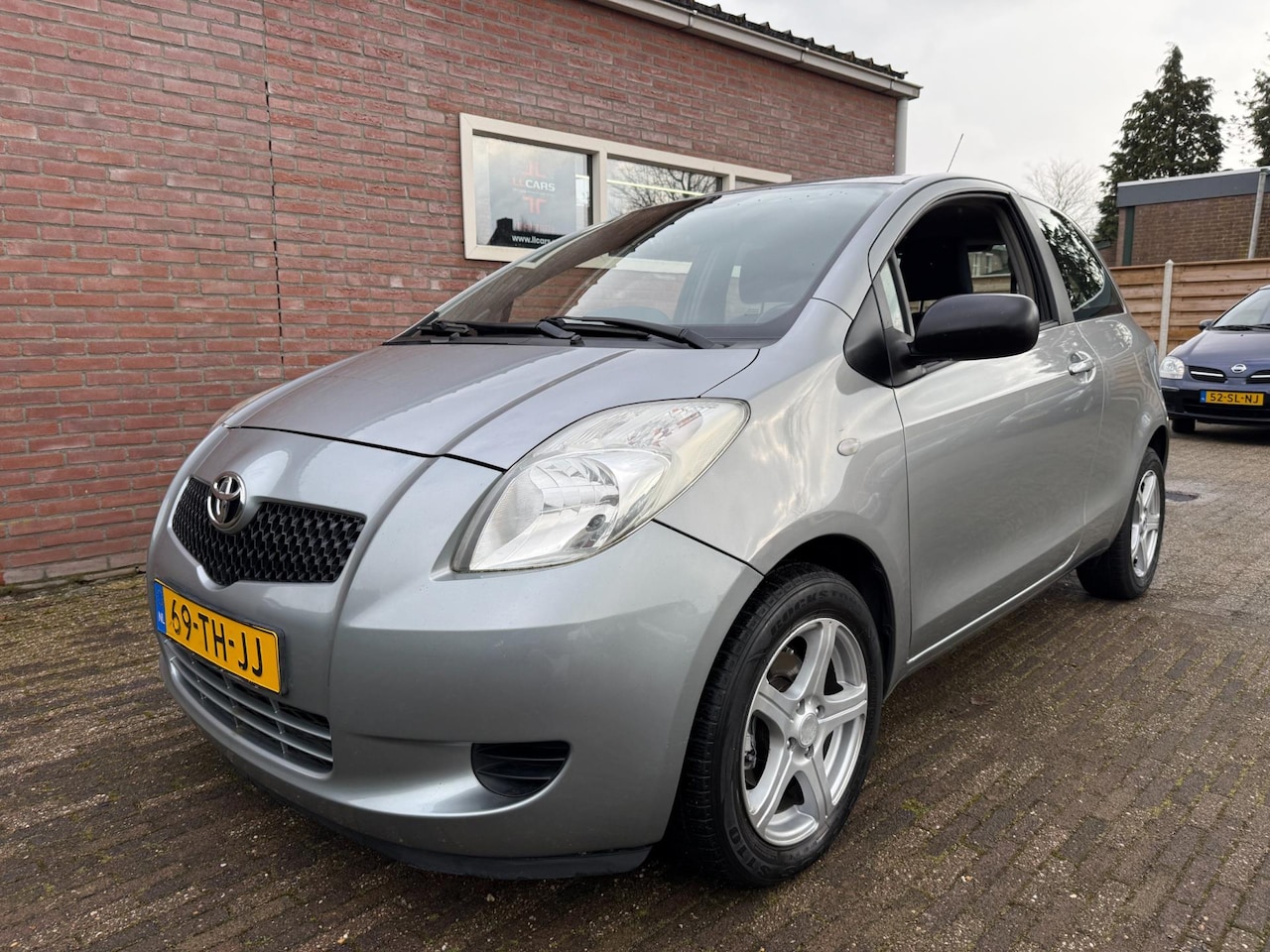 Toyota Yaris - 1.3 VVTi Automaat Apk 3-2-2027 Airco LMV elektrisch pakket - AutoWereld.nl