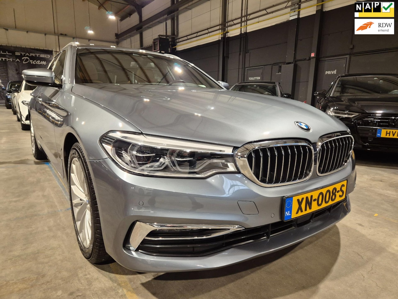 BMW 5-serie Touring - 530i High Executive Edition - Panoramadak - HeadUp - Adapt Cruise - Ambiancelight - Memory - AutoWereld.nl