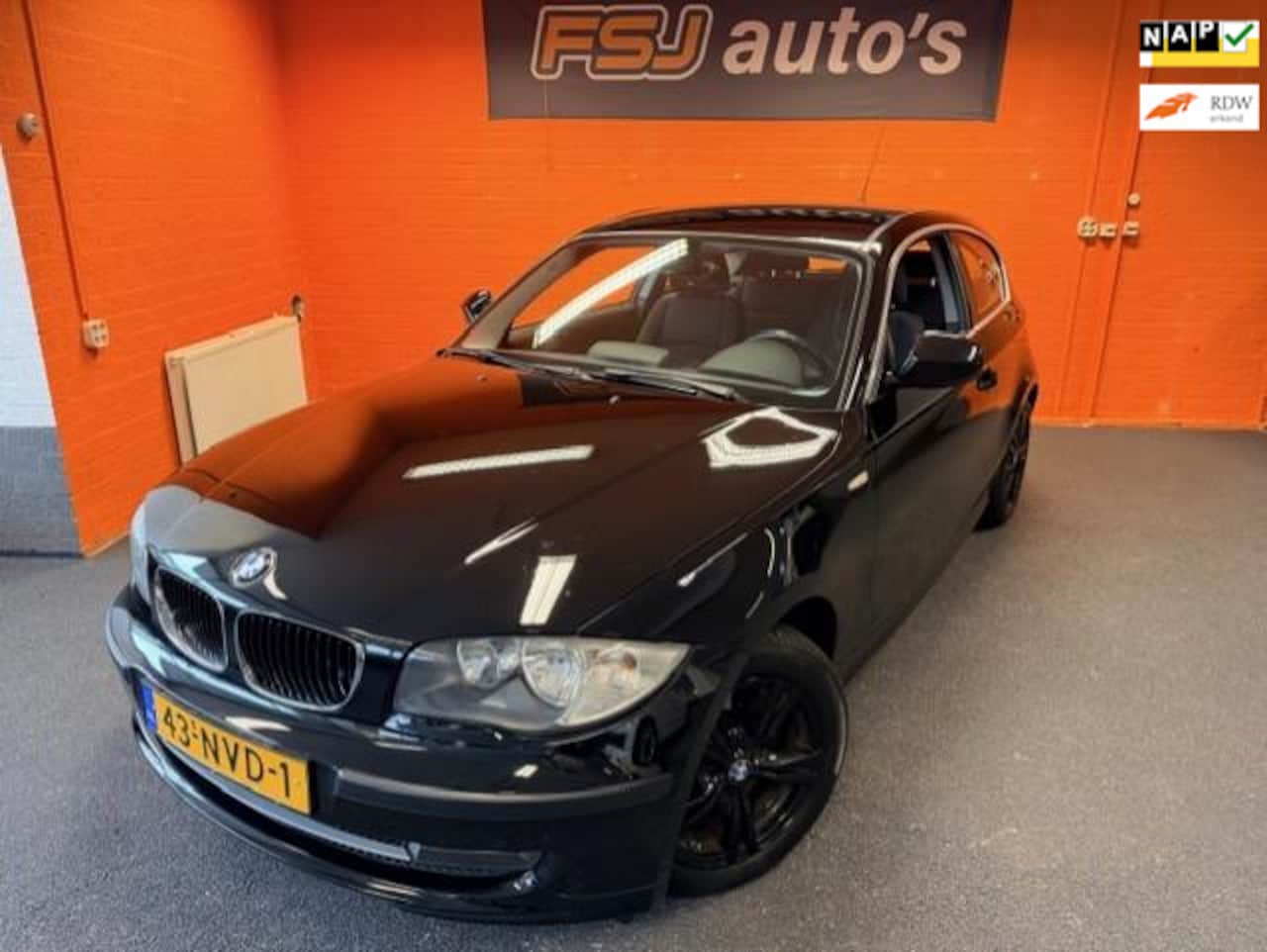 BMW 1-serie - 116i Business Line / Navi / APK tot 11-02-2027 - AutoWereld.nl