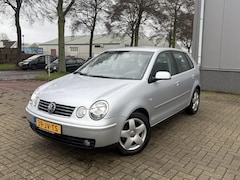 Volkswagen Polo - 1.4-16V Highline 142.410km