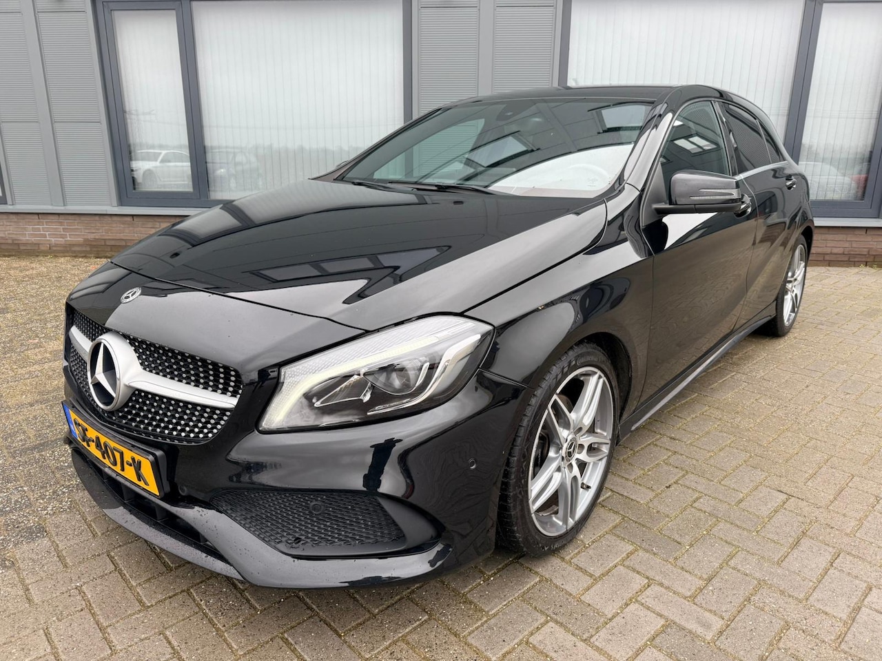 Mercedes-Benz A-klasse - 180 Sport Edition // AMG-Line // LED // Automaat // PDC // Navi - AutoWereld.nl