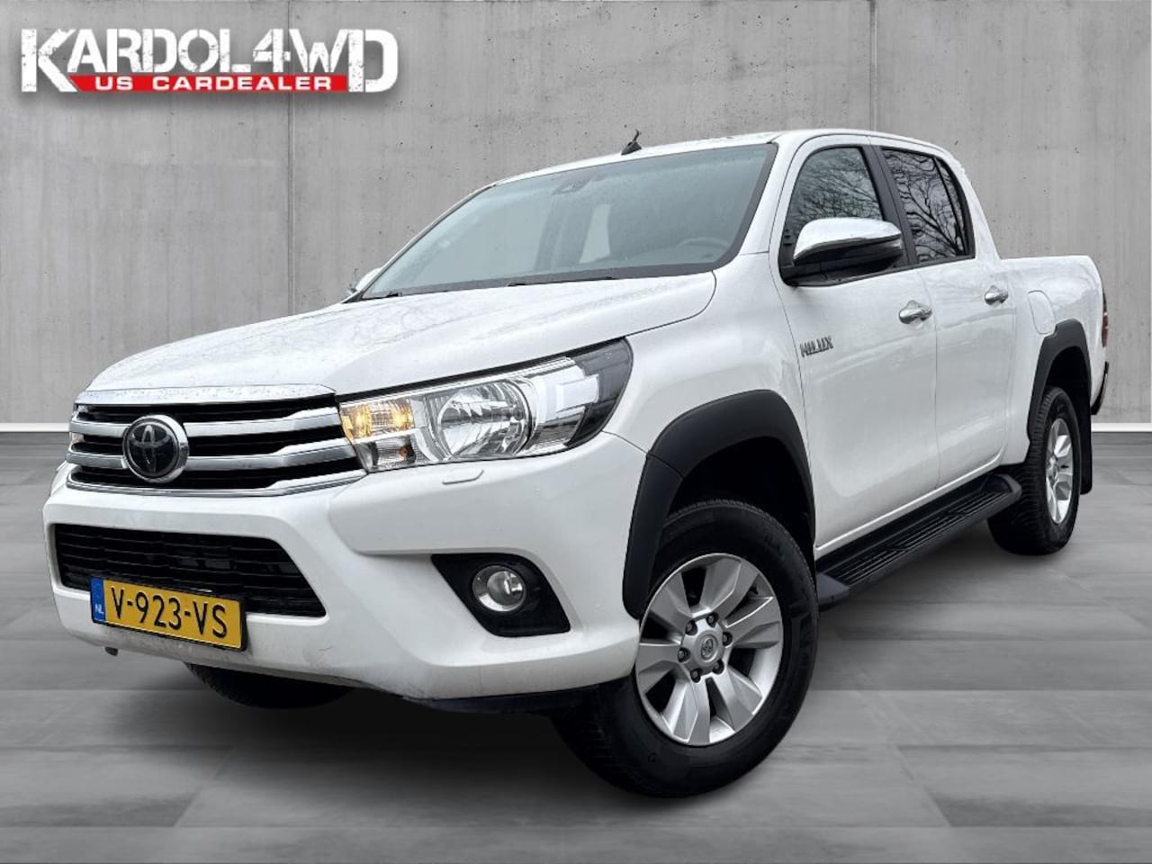 Toyota HiLux - 2.4 D-4D-F Double Cab Professional | BE-TREKKER | Trekhaak | - AutoWereld.nl