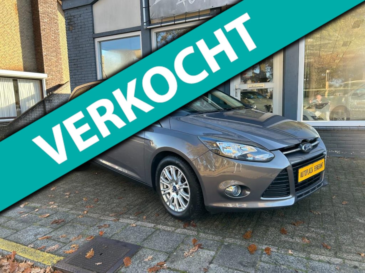 Ford Focus Wagon - 1.6 EcoBoost Titanium / NAVI / ACHTERUITRIJ CAMERA - AutoWereld.nl