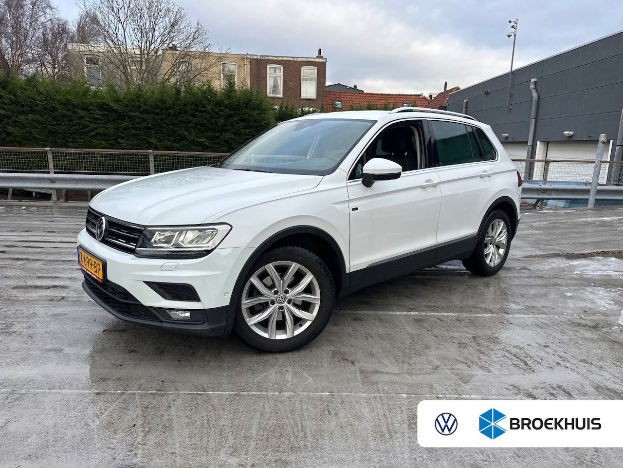 Volkswagen Tiguan - 1.5 TSI 150PK ACT Highline Business R | TREKHAAK | STOELVERW. | CAMERA | NAVIGATIE | ADAPT - AutoWereld.nl