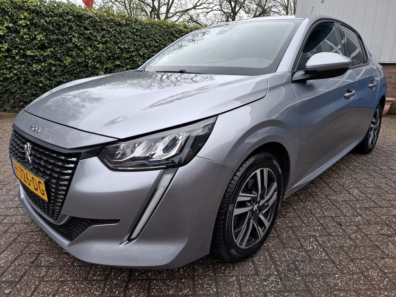 Peugeot 208 - 1.2 PureTech Allure CARPLAY/LED/NAVI/PDC.A/CLIMAT 100PK - AutoWereld.nl