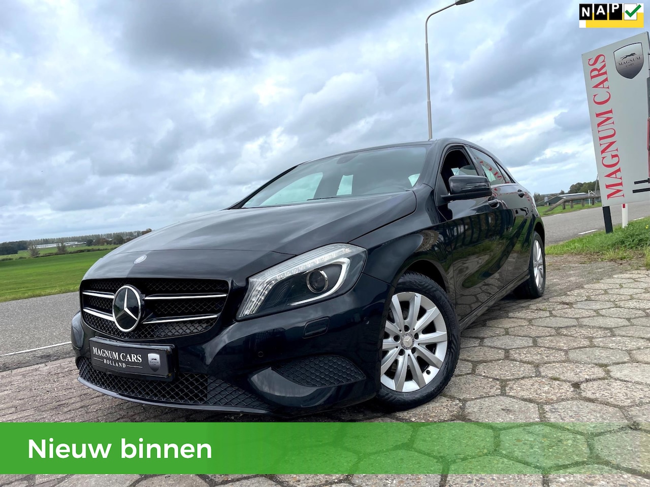 Mercedes-Benz A-klasse - 180 5Drs NAP AMG Xenon Leder Navi Scherm Trekhaak Airco full Option - AutoWereld.nl