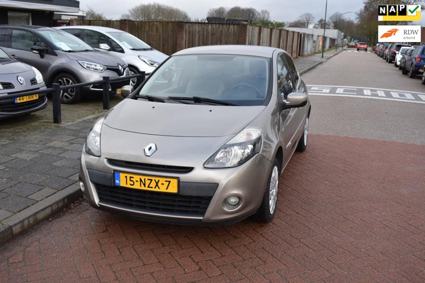 Renault Clio - 1.2 Authentique 1.2 Authentique - AutoWereld.nl