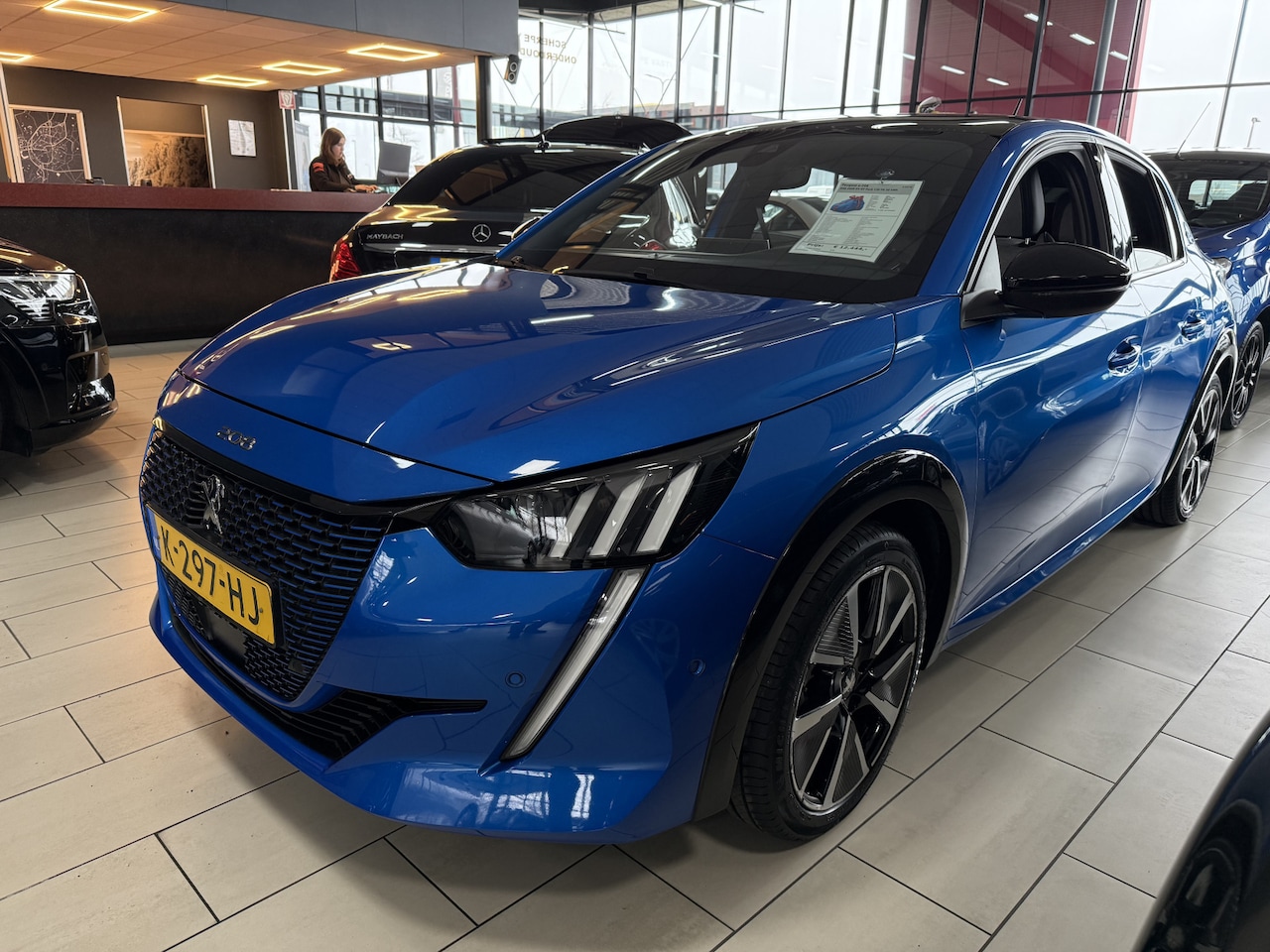 Peugeot e-208 - BWJ 2020 EV GT Pack 136 PK 50 kWh PANODAK | HALF LEDER | STOELVERW. | CAMERA | ADAPTIVE CR - AutoWereld.nl