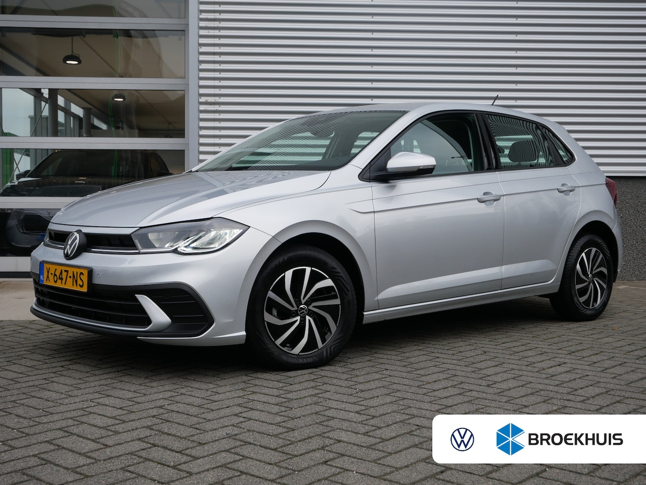 Volkswagen Polo - 1.0 TSI Life 95PK DSG | Airco | Lichtmetalen velgen 15" | Parkeersensor voor en achter - AutoWereld.nl