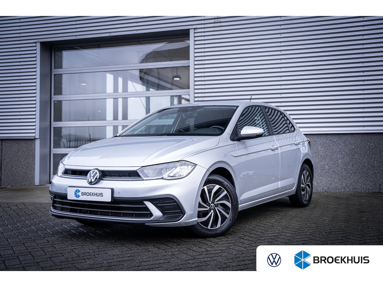Volkswagen Polo - 1.0 TSI Life Business | Achteruitrijcamera | Airco (automatisch) | Parkeersensor voor en a - AutoWereld.nl