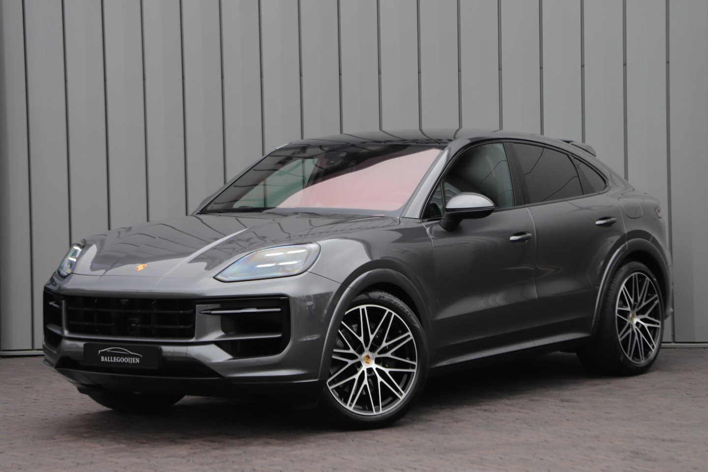 Porsche Cayenne Coupé - 3.0 E-Hybrid | 470PK | Achterasbesturing | Sport-design | Luchtvering | Sport-chrono | Mat - AutoWereld.nl