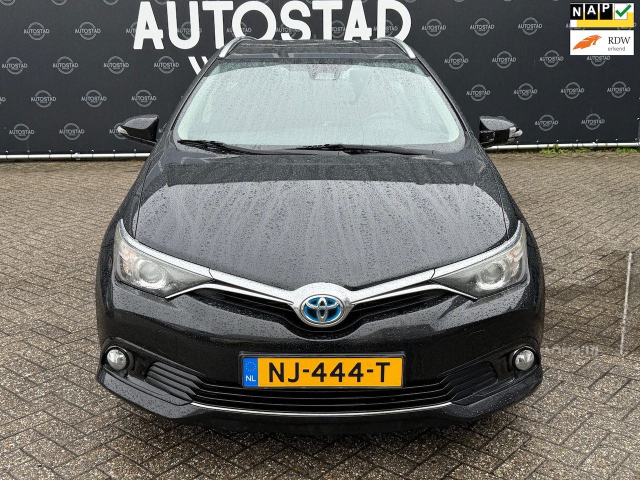 Toyota Auris Touring Sports - 1.8 Hybrid Aspiration Automaat/NL-Auto/2e Eigenaar/NAP/APK/Airco - AutoWereld.nl