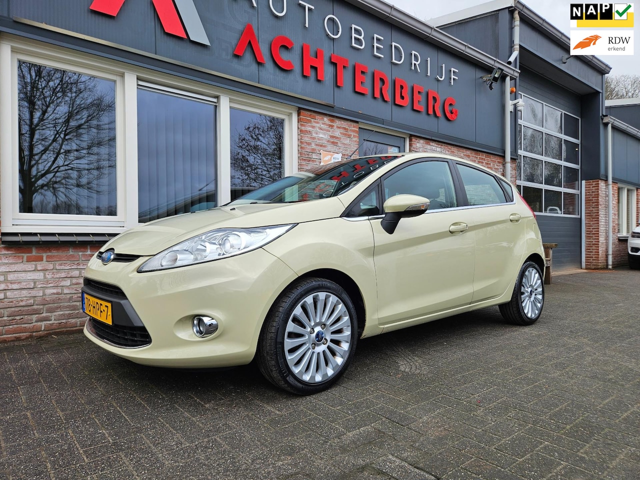 Ford Fiesta - 1.6 Titanium Trekhaak! Airco/Clima! Cruise Control! Leuke Auto! NAP! PDC! - AutoWereld.nl