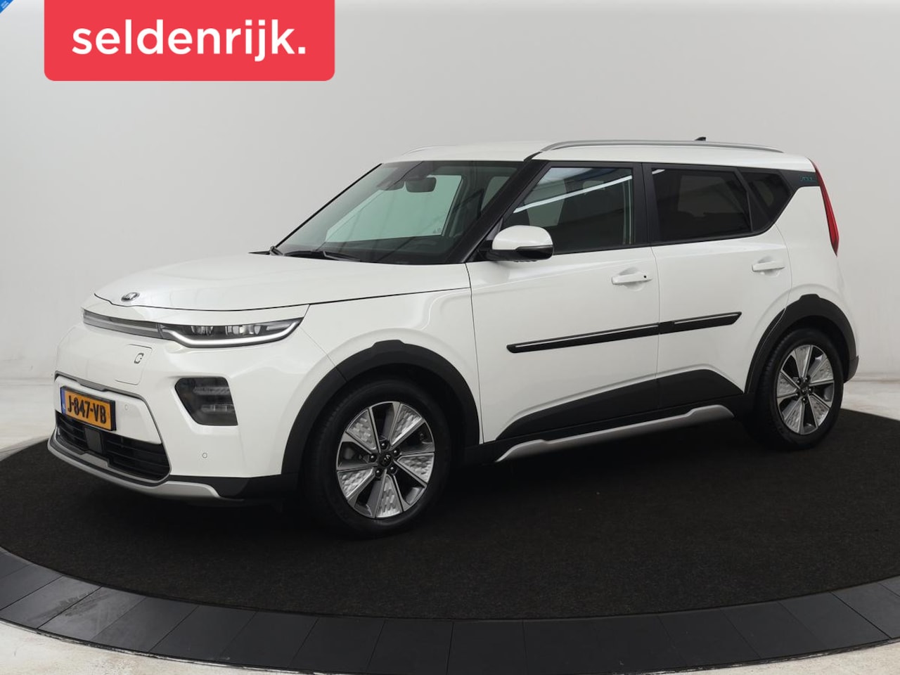 Kia e-Soul - ExecutiveLine 64 kWh | SOH 100% | 3 Fase | 1e eigenaar | Trekhaak | Wamtepomp | Stoelventi - AutoWereld.nl