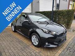 Toyota Yaris - 1.5 Hybrid Mazda 2 Camera Carplay Navigatie Stoel/Stuurverwarming