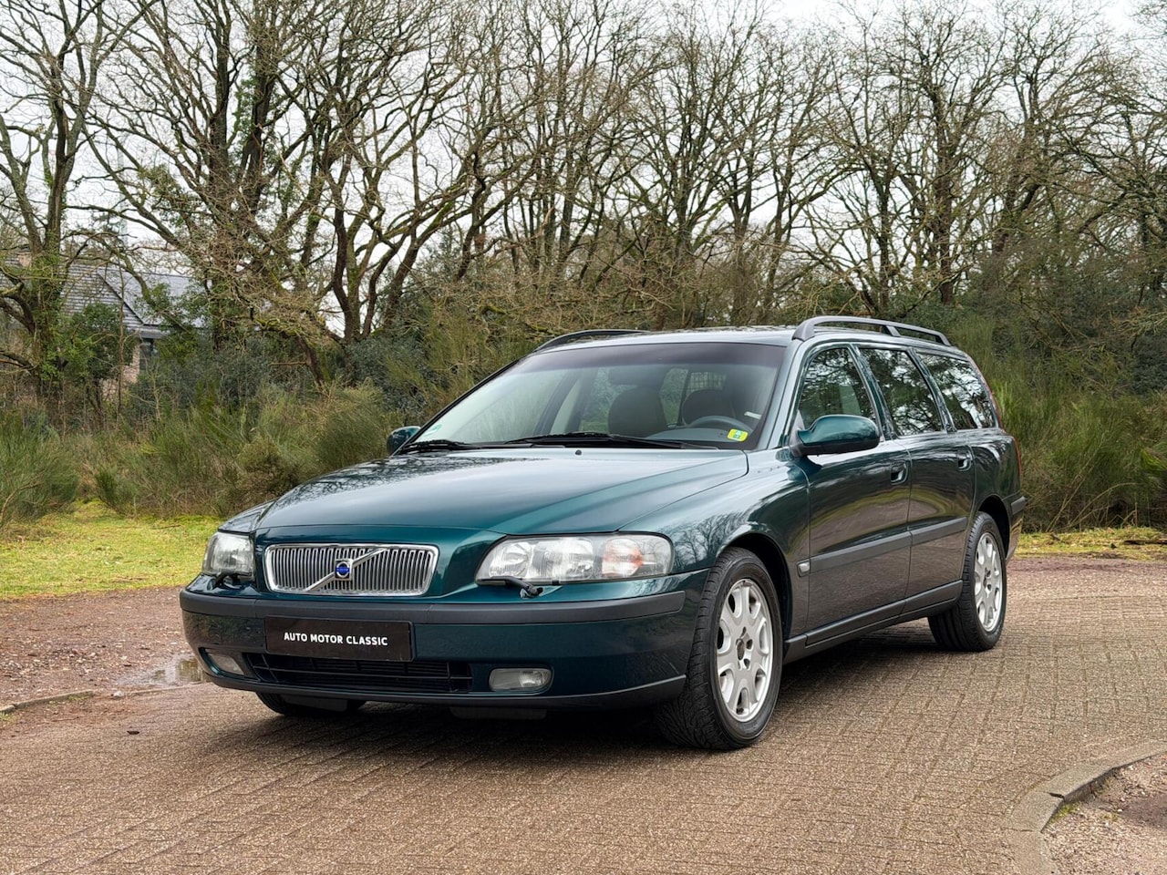 Volvo V70 - 2.4 Automaat | Scarab Green | Blijvend youngtimer - AutoWereld.nl