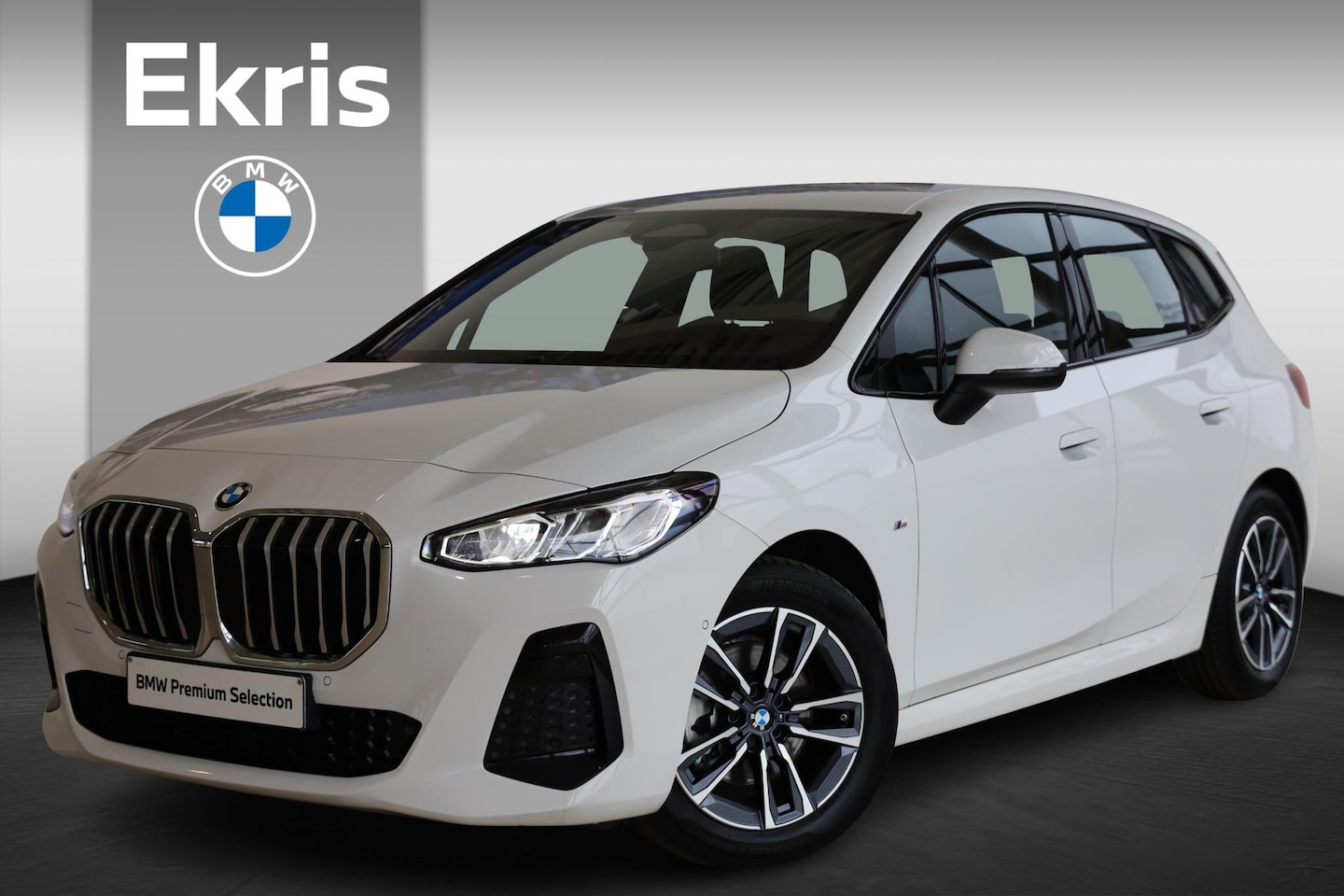 BMW 2-serie Active Tourer - 220i | M Sportpakket | Sportstoelen | Achteruitrijcamera - AutoWereld.nl