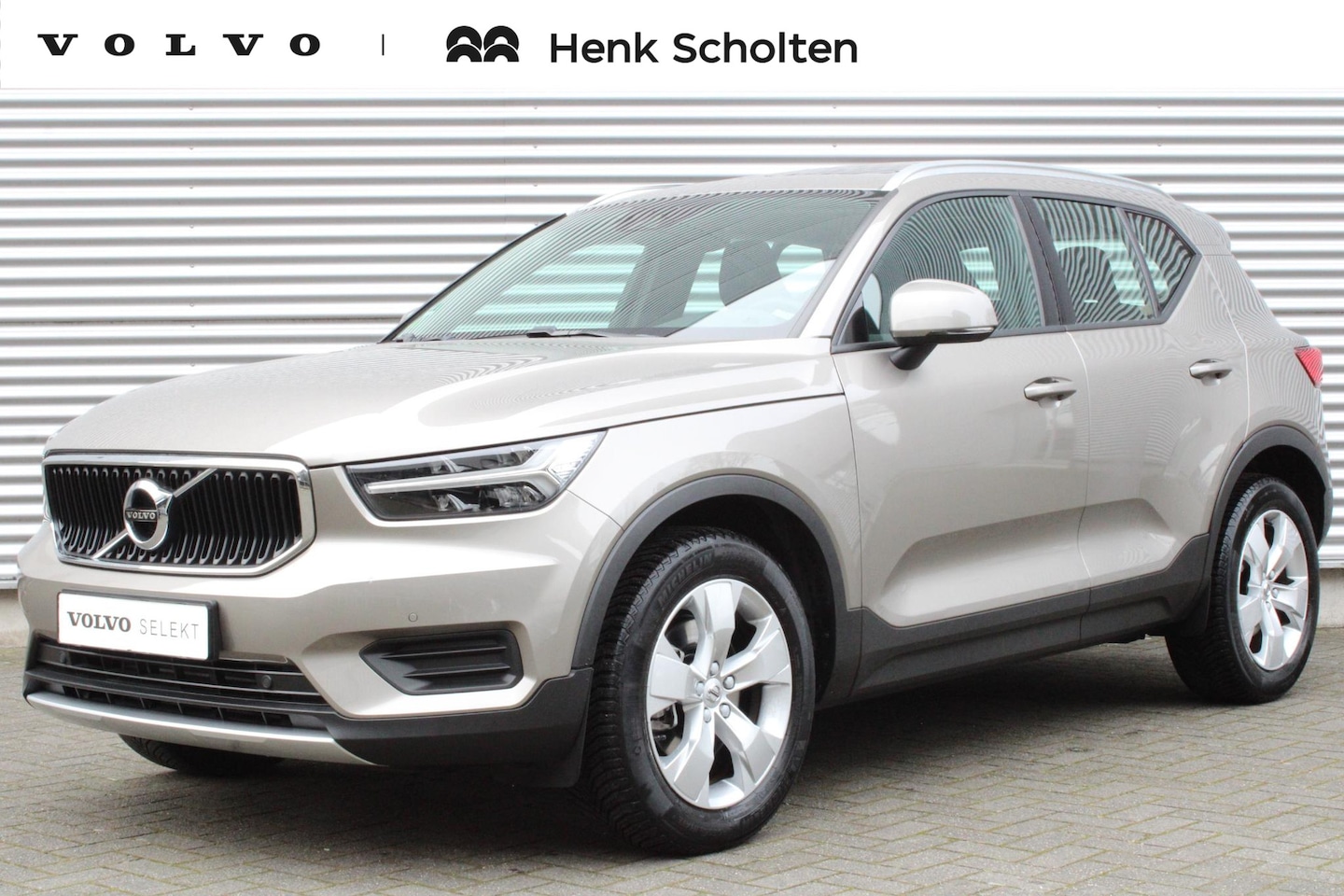 Volvo XC40 - T2 Momentum Business | Adaptive Cruise Control | Pilot Assist | Elektrisch Glazen Schuif- - AutoWereld.nl